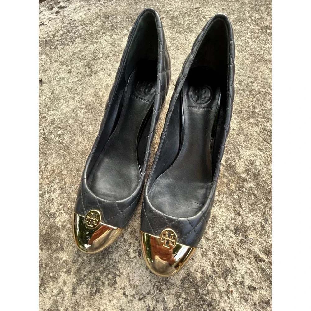 Tory Burch Gigi Black Quilted Leather Gold Cap Toe Block Heel Pumps 9.5M 5262